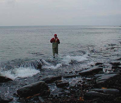 When it is calm the bigger boulders provide useful vantage points for casting.