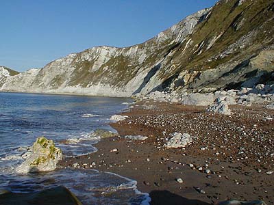 In the past I have caught many bass from this stretch. There are some big boulders under the surface of the water as well as on the beach.