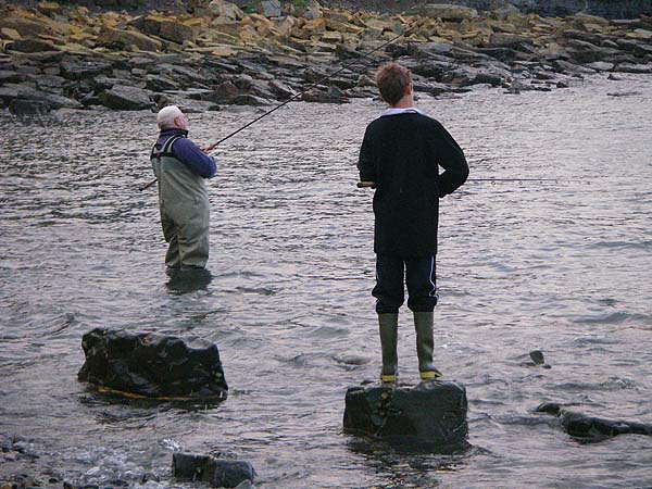 Ben and our pal Nigel still spinning away now it's light enough to see what I'm taking pictures of.