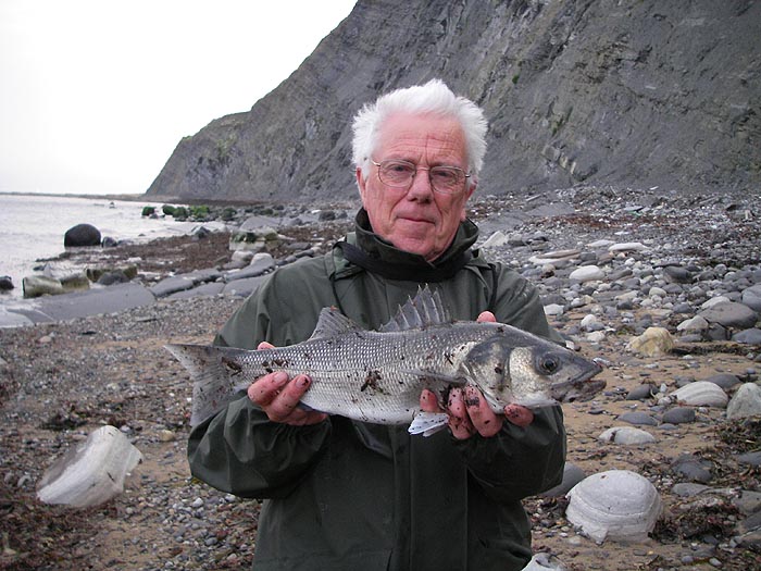 Rob kindly took a picture of me with the bass. It's a bit grubby but I forgot to clean it up in my haste to return it.