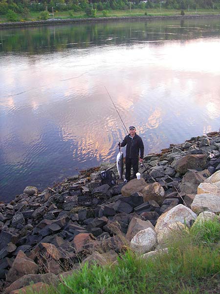 Just to prove that it wasn't a fluke he landed a bigger one a few minutes later.
