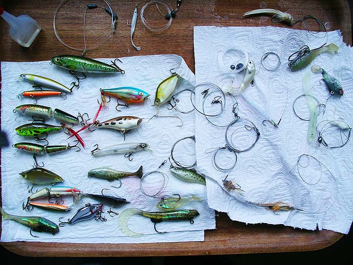 A nice 'holiday' selection of plugs and soft plastics. Note the wire traces - absolutely essential if there are houndfish, snappers and barracuda about.