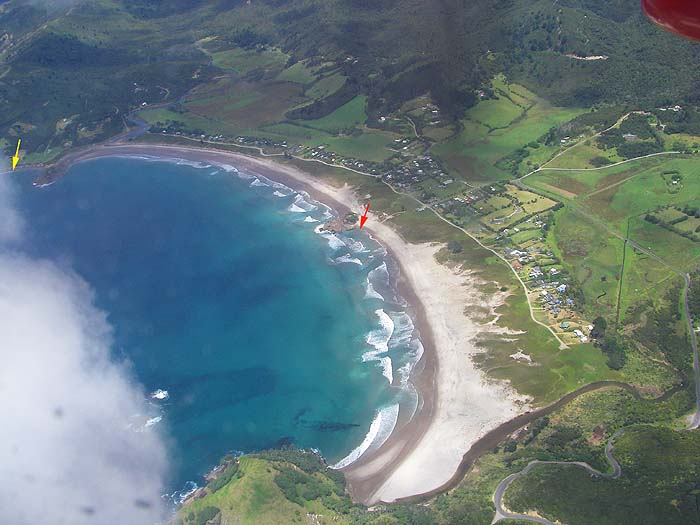 The red arrow is just outside where we stayed - it was kahawai city. The yellow arrow is where Alan caught his kingfish