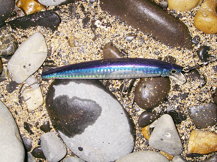 The plug seemed to work fine with single hooks instead of trebles.