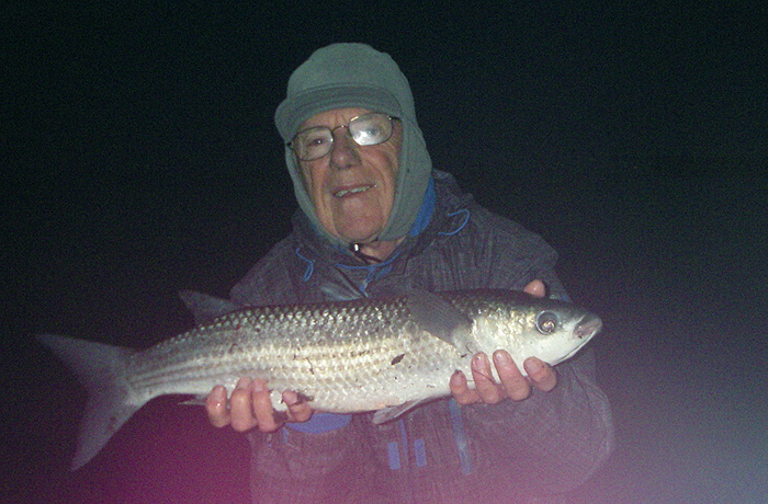 Ready to return. The rosy flare at the bottom of the picture is because the camera was propped on my 'pink' fishing bag.