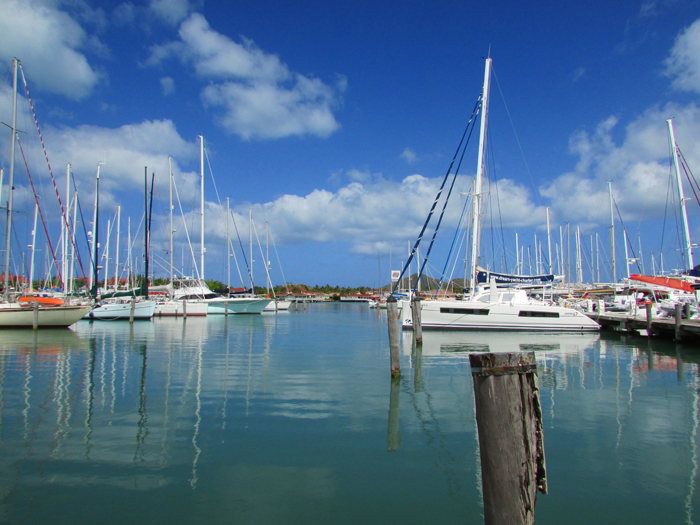 Far too many boats, piers, docks and houses for comfortable fishing although we saw good tarpon, snook, snapper and mullet as we walked round.