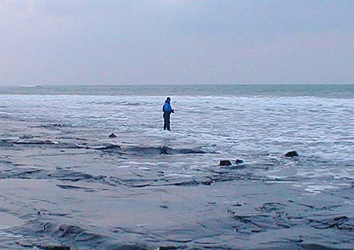 Normally it would be possible to stand further out (if necessary) but the big swell made it dangerous.