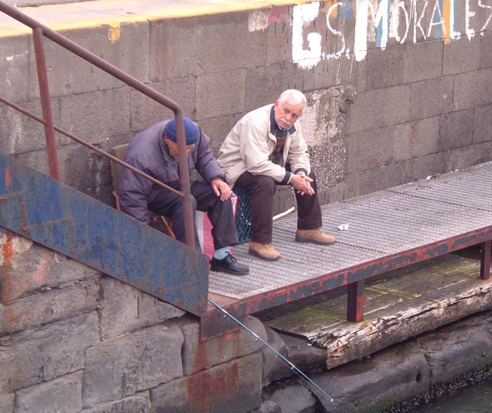 These men had no vestige of a bite while I watched.